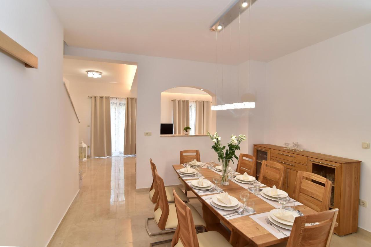Villa Muskatel -With Heated Pool Brzac Luaran gambar