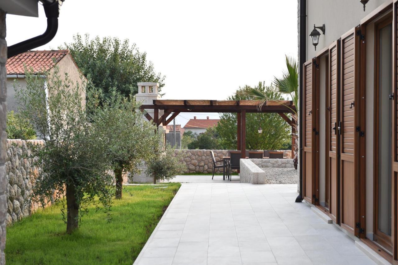 Villa Muskatel -With Heated Pool Brzac Luaran gambar