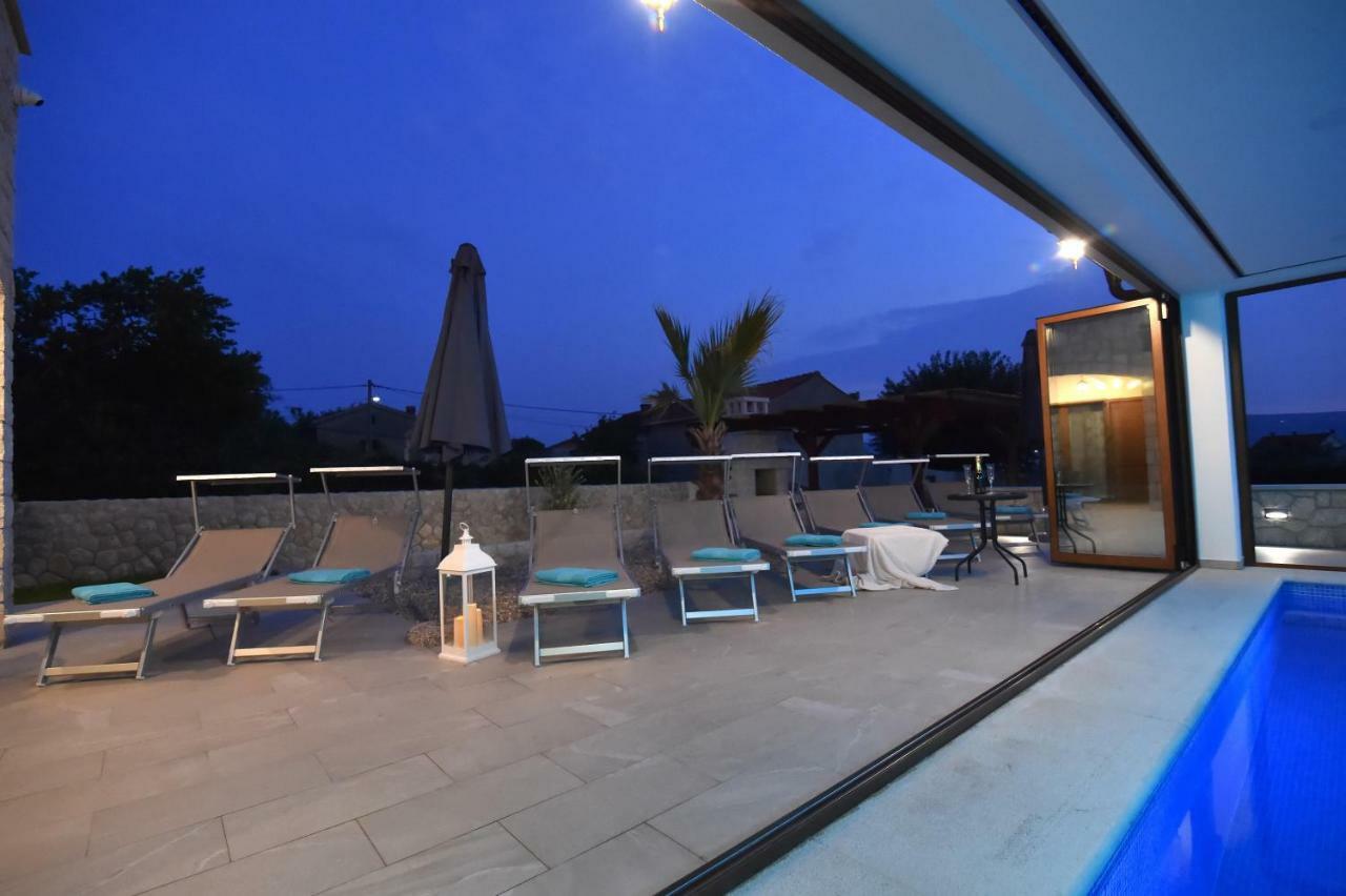 Villa Muskatel -With Heated Pool Brzac Luaran gambar